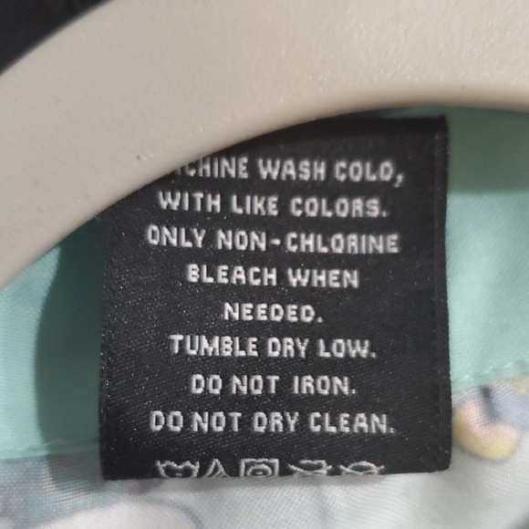 Hello Kitty Patterned Shirt - Picture 3 of 4